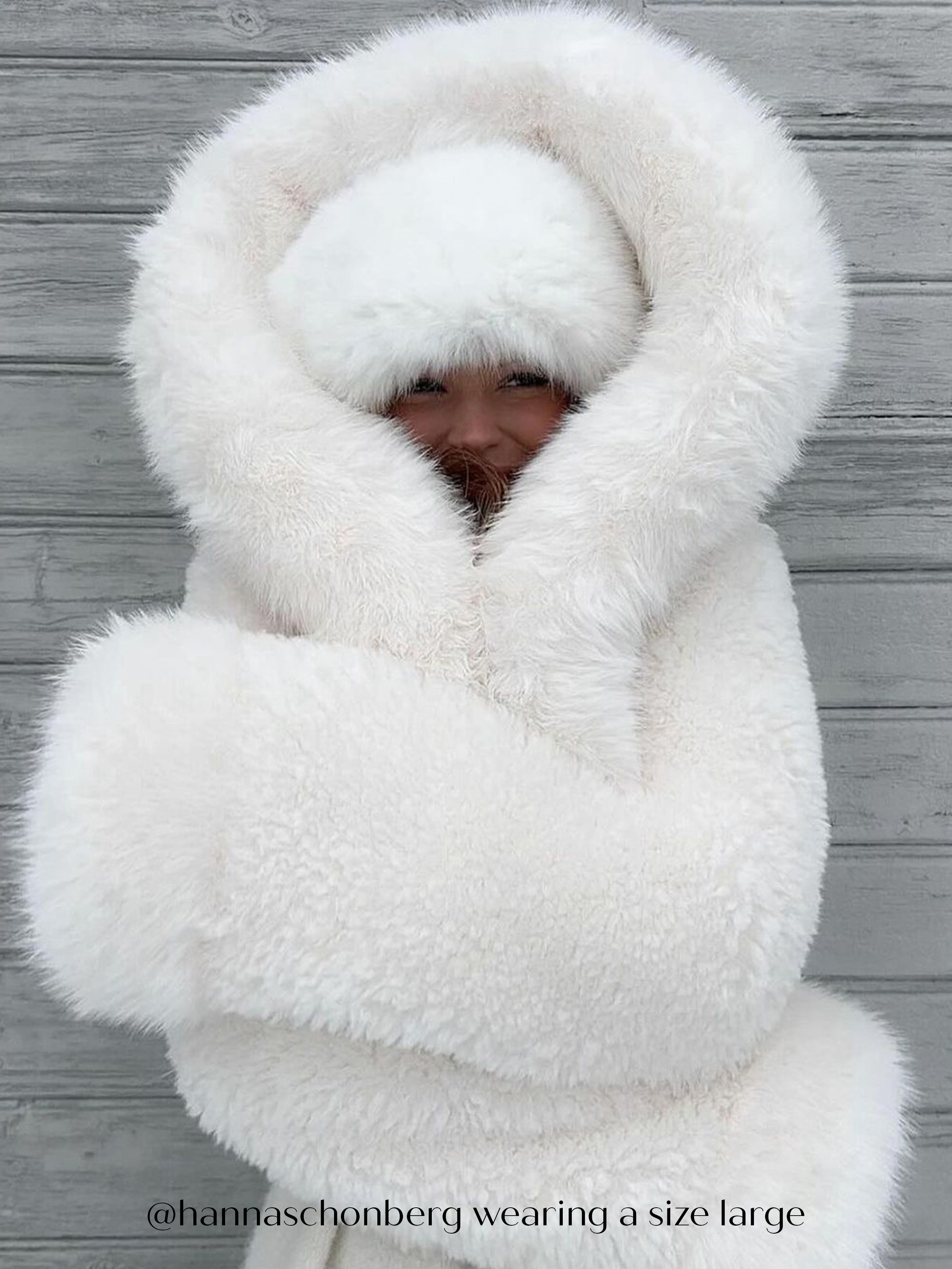 Kali 白色短款人造毛皮连帽夹克